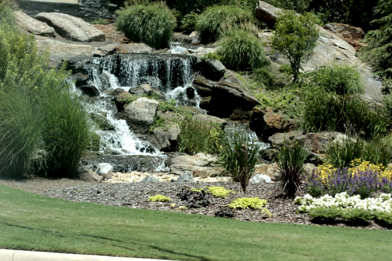 paysagiste-COLLONGUES-min_small-garden-waterfall-rocks-natural-landscape-nature-1593483-pxhere.com